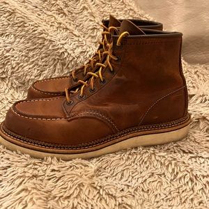 Red Wing Heritage Classic Moc style 1907. Mens size 9.5D